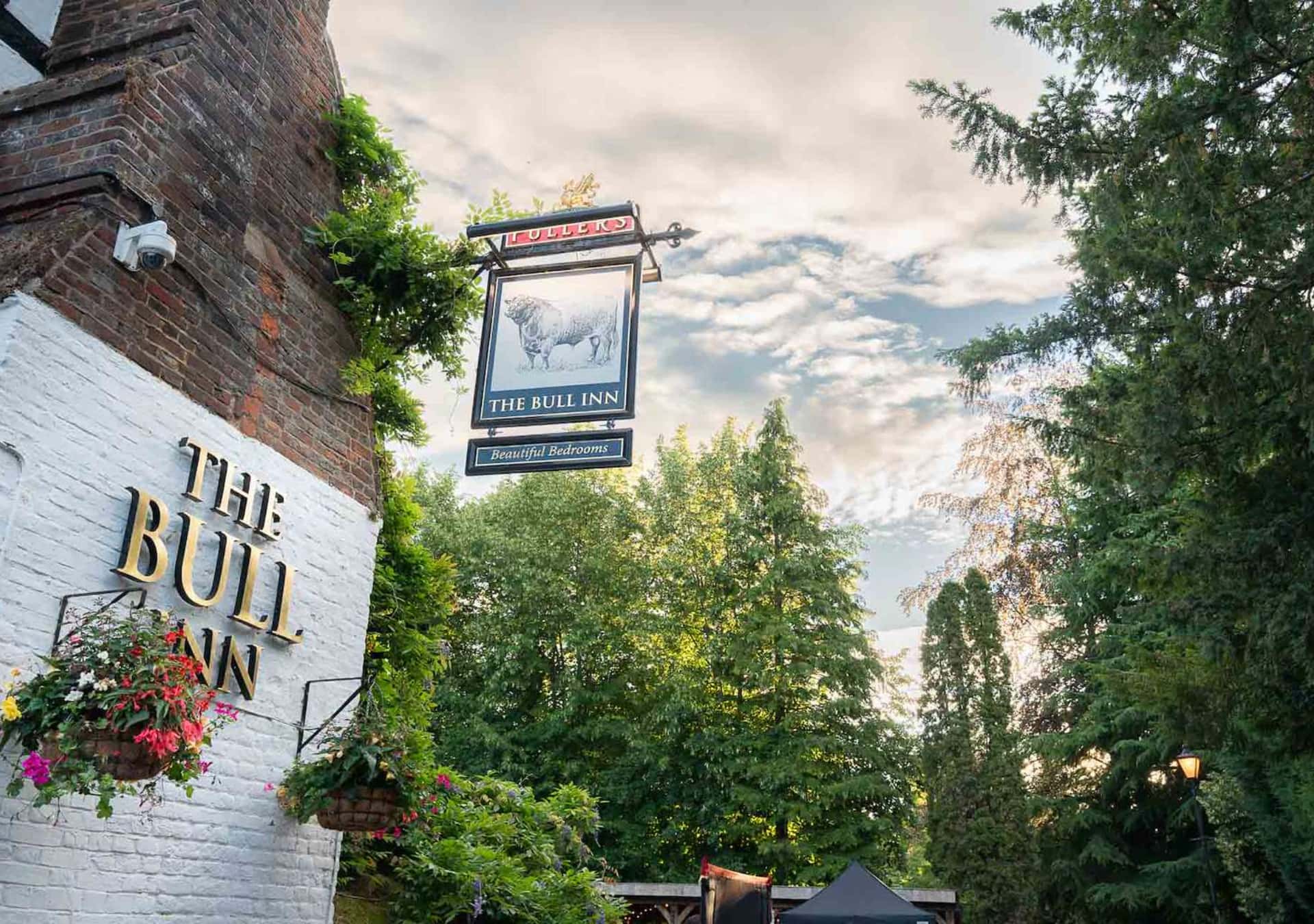 Bull Inn Sonning External Signage